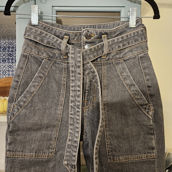 Veronica Beard Logan Slim Straight Belted High Rise Jeans - Picture 11 of 12